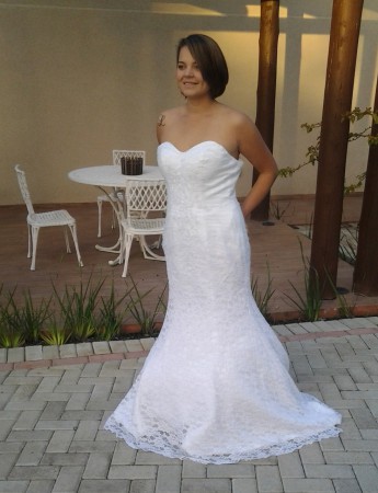 Vestido sereia - renda e bordado - R$ 1.200,00